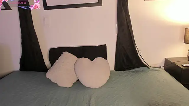 Khenta Michells online show from February 9, 10:30 am