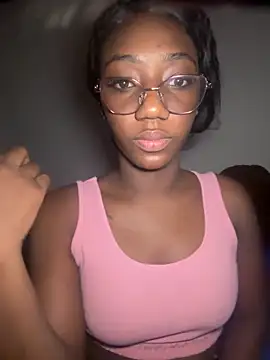 Khenta Michells online show from April 22, 1:23 pm