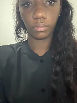 Khenta Michells online show from April 25, 9:45 am