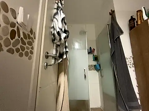 janberlin online show from November 3, 9:38 pm