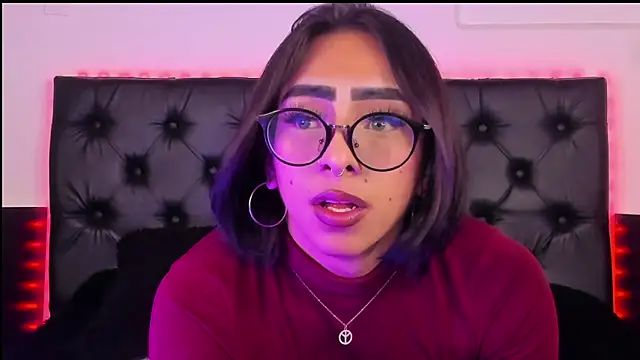 Snapshot of Skyler__blue4 chatting on February 1, 1:23 am Skyler  blue4 online show from February 1, 1:23 am