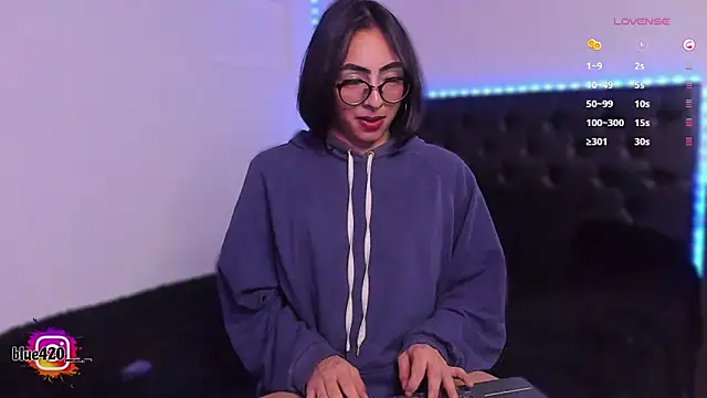 Snapshot of Skyler__blue4 chatting on March 2, 4:50 am Skyler  blue4 online show from March 2, 4:50 am