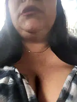 sara pineros online show from March 4, 3:48 pm