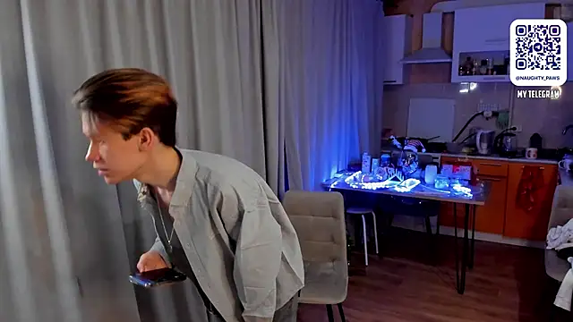 Snapshot of AndrewwCarter2 chatting on March 9, 7:15 pm AndrewwCarter2 online show from March 9, 7:15 pm