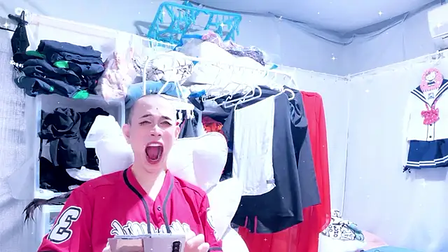 Im IVE LOVE online show from June 7, 4:33 pm