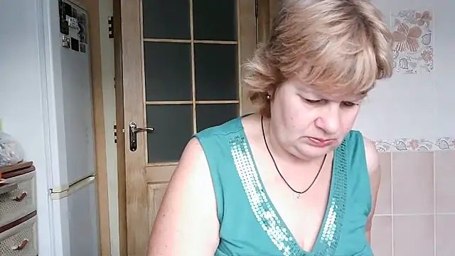 Snapshot of Ettie_Tonia chatting on January 12, 12:44 pm Ettie Tonia online show from January 12, 12:44 pm