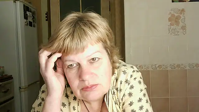 Snapshot of Ettie_Tonia chatting on January 17, 3:32 pm Ettie Tonia online show from January 17, 3:32 pm
