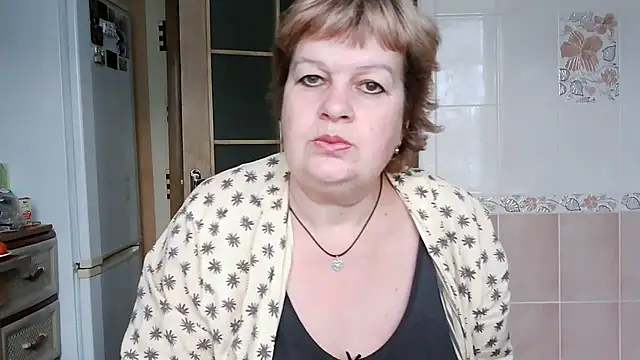 Snapshot of Ettie_Tonia chatting on January 19, 1:33 pm Ettie Tonia online show from January 19, 1:33 pm