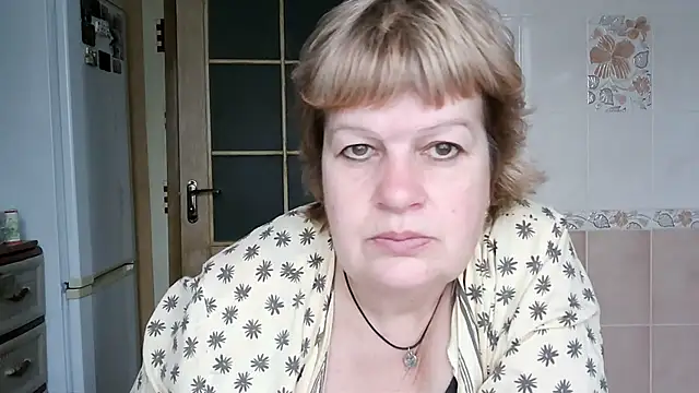 Snapshot of Ettie_Tonia chatting on January 24, 11:37 am Ettie Tonia online show from January 24, 11:37 am