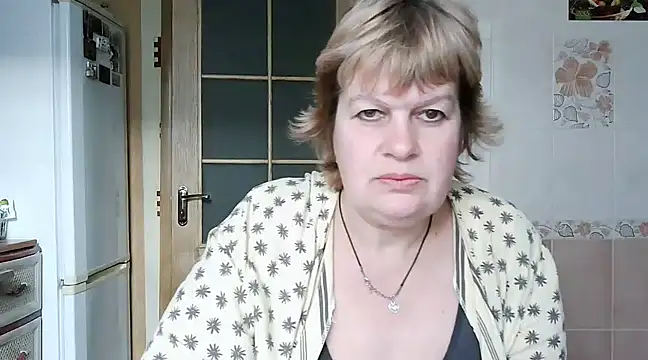 Snapshot of Ettie_Tonia chatting on February 13, 1:37 pm Ettie Tonia online show from February 13, 1:37 pm