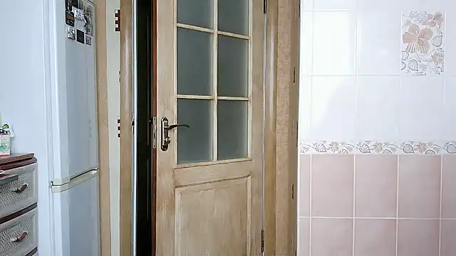 Snapshot of Ettie_Tonia chatting on February 15, 10:33 am Ettie Tonia online show from February 15, 10:33 am