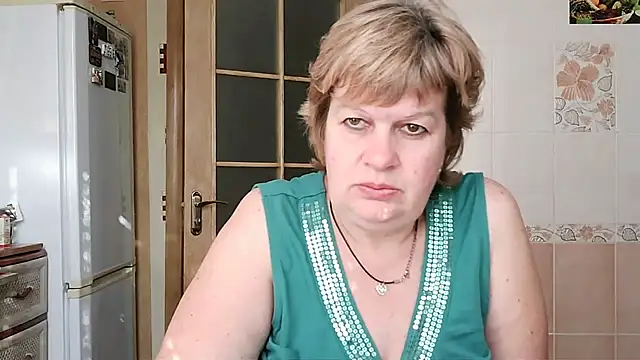 Snapshot of Ettie_Tonia chatting on February 17, 12:59 pm Ettie Tonia online show from February 17, 12:59 pm