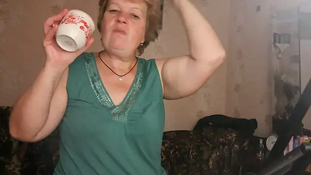 Snapshot of Ettie_Tonia chatting on October 10, 11:09 am Ettie Tonia online show from October 10, 11:09 am