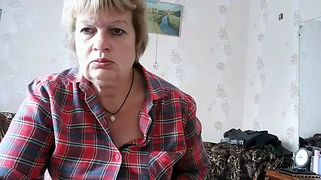 Snapshot of Ettie_Tonia chatting on October 14, 7:42 am Ettie Tonia online show from October 14, 7:42 am