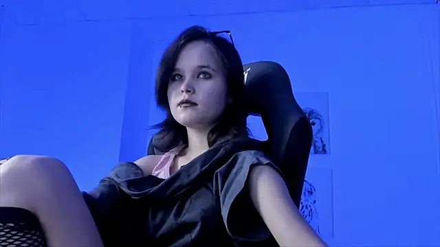 Elainebeness online show from December 25, 1:53 am