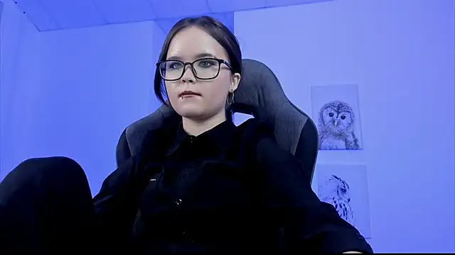 Elainebeness online show from January 14, 7:53 pm