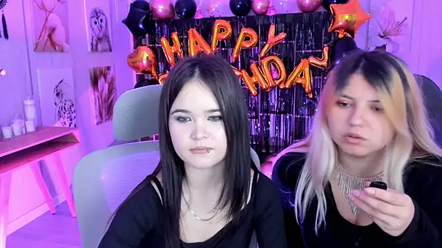 Elainebeness online show from October 19, 8:31 pm