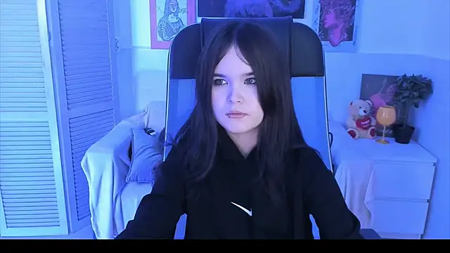 Elainebeness online show from November 1, 7:49 pm