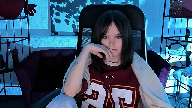 Elainebeness online show from March 6, 1:24 am