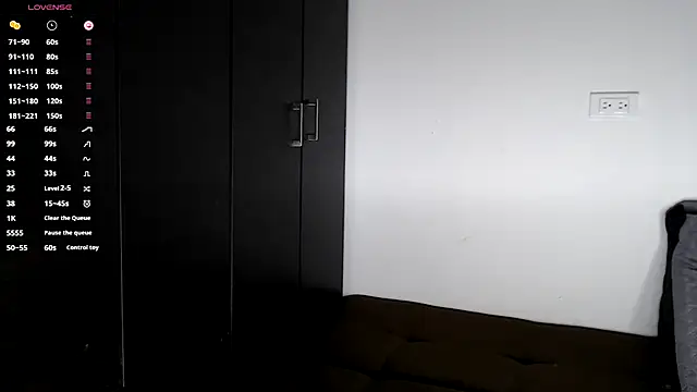 gigilovedback online show from November 24, 11:04 pm