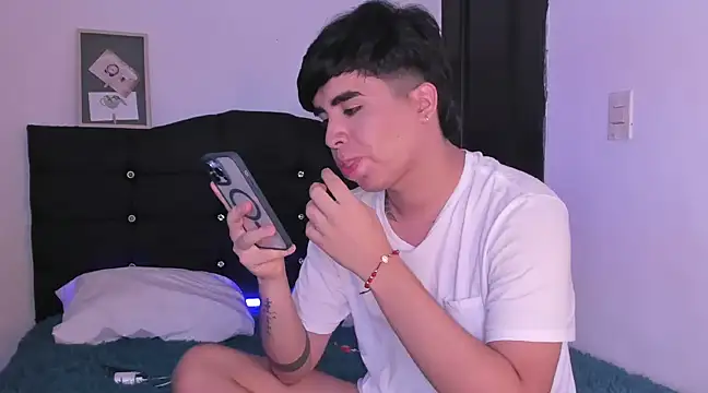 amon kyle online show from January 17, 1:04 am