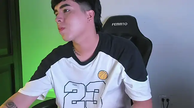 amon kyle online show from January 18, 8:09 pm