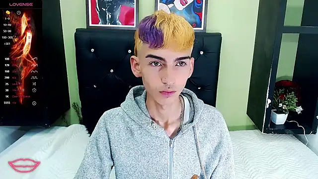 ttimy x boy online show from March 7, 7:38 pm