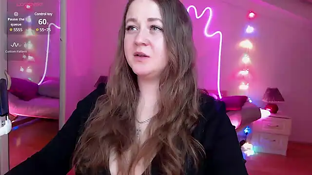 LizzyShine online show from February 3, 5:46 pm