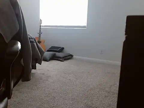 Snapshot of GirthBullger4You chatting on December 10, 5:44 pm GirthBullger4You online show from December 10, 5:44 pm