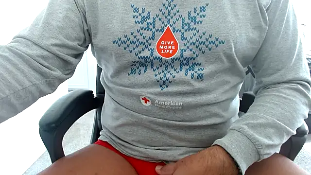 Snapshot of GirthBullger4You chatting on March 12, 5:07 pm GirthBullger4You online show from March 12, 5:07 pm