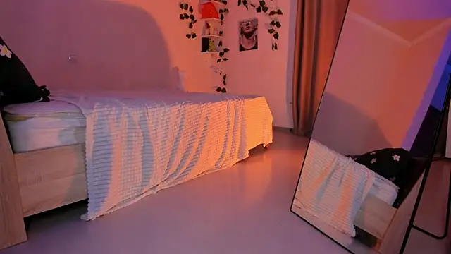 Emily relish online show from February 22, 7:25 pm