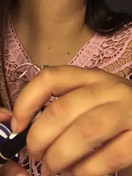 Miss oliviaa online show from November 29, 8:01 pm