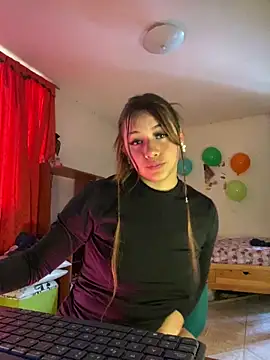 Miss oliviaa online show from April 22, 7:15 pm