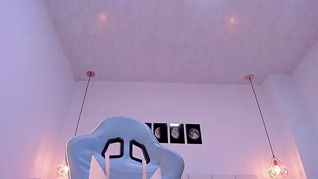 Brittany cute18 online show from December 17, 5:36 pm