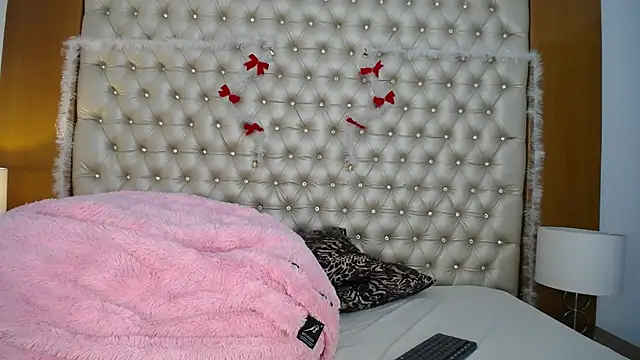 MegannMyerss online show from December 28, 8:15 pm