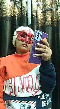 bigtitsqueen online show from December 13, 4:05 pm