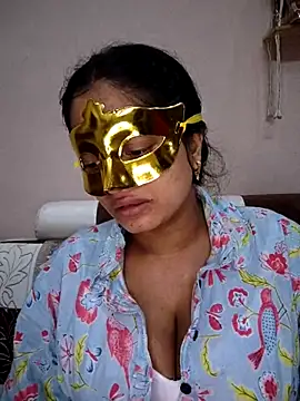 Snapshot of bigtitsqueen chatting on November 6, 4:46 am bigtitsqueen online show from November 6, 4:46 am