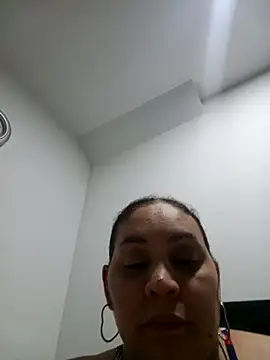 Snapshot of MirandaSoto chatting on September 14, 4:00 am MirandaSoto online show from September 14, 4:00 am