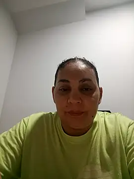 Snapshot of MirandaSoto chatting on September 25, 3:32 am MirandaSoto online show from September 25, 3:32 am