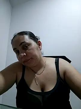 Snapshot of MirandaSoto chatting on October 17, 3:53 am MirandaSoto online show from October 17, 3:53 am