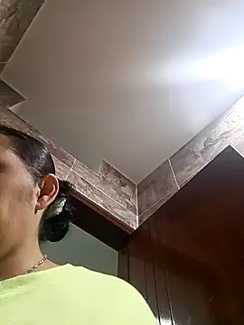 Snapshot of MirandaSoto chatting on November 9, 4:00 am MirandaSoto online show from November 9, 4:00 am