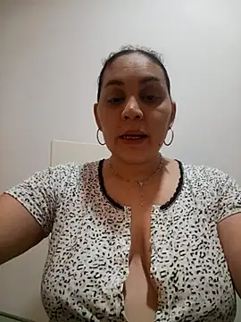 Snapshot of MirandaSoto chatting on December 3, 4:09 am MirandaSoto online show from December 3, 4:09 am