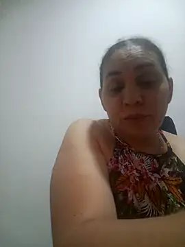 Snapshot of MirandaSoto chatting on December 4, 4:00 am MirandaSoto online show from December 4, 4:00 am