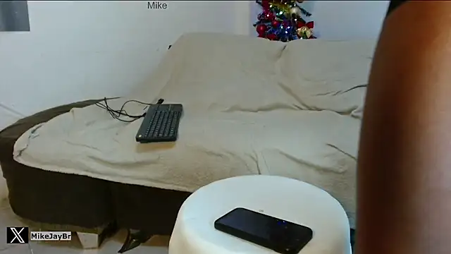 mikejaybra online show from December 17, 6:35 am