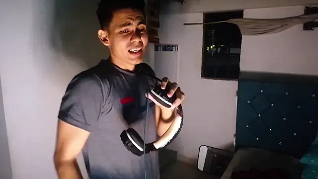 Snapshot of alexispaez457062 chatting on January 1, 8:56 am alexispaez457062 online show from January 1, 8:56 am