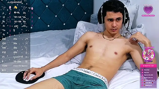 Snapshot of alexispaez457062 chatting on March 21, 3:44 am alexispaez457062 online show from March 21, 3:44 am