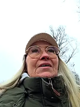 lisalustjouw online show from February 5, 10:53 am