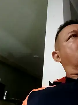 Snapshot of luchoarr chatting on September 15, 3:17 am luchoarr online show from September 15, 3:17 am