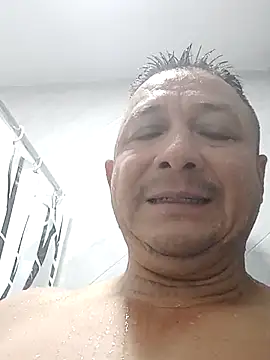 Snapshot of luchoarr chatting on October 1, 11:11 pm luchoarr online show from October 1, 11:11 pm