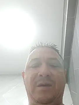 Snapshot of luchoarr chatting on November 6, 11:26 pm luchoarr online show from November 6, 11:26 pm